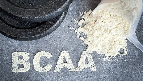 Aminokwasy BCAA: co to? Po co się je stosuje i kiedy brać?